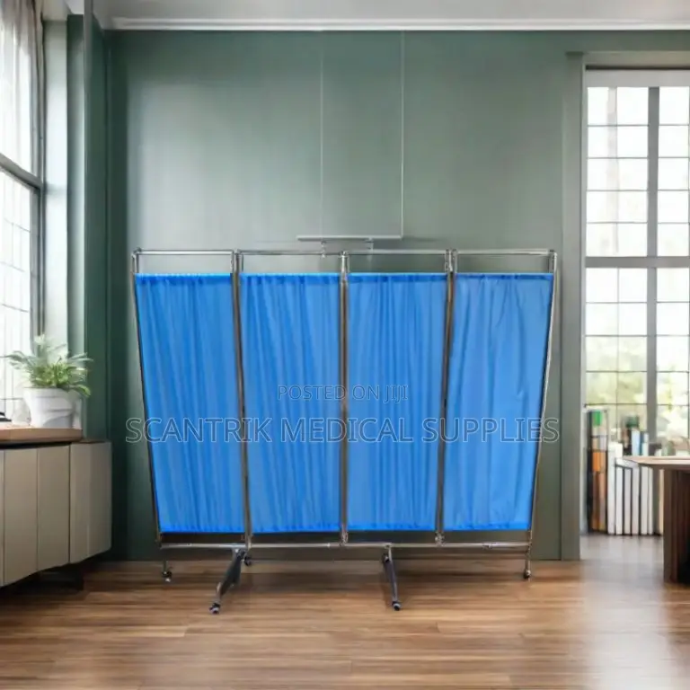 Hinged Privacy Screen