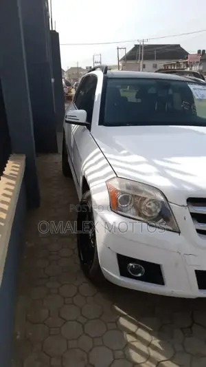 Mercedes-Benz GLK-Class 350 2011 White