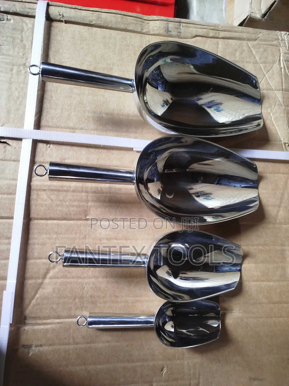 Stainless Ice Scoop.