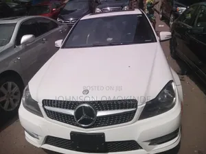 Mercedes-Benz C300 Luxury 4Matic Sedan AWD (3.5L 6cyl 7A) 2013 White