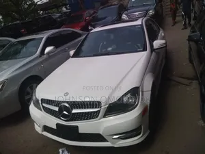 Mercedes-Benz C300 Luxury 4Matic Sedan AWD (3.5L 6cyl 7A) 2013 White
