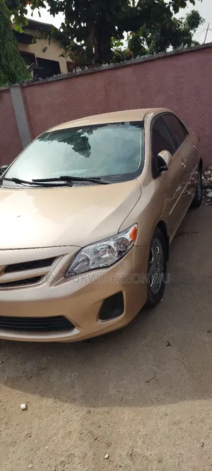 Toyota Corolla LE 4dr Sedan (1.8L 4cyl 4A) 2011 Gold