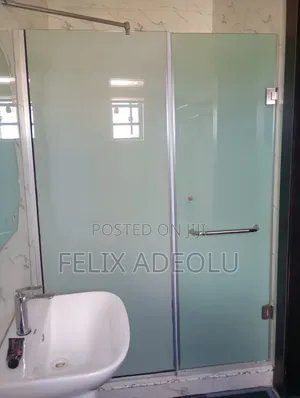 Cubicle Shower With Frosted Glasses 10mm