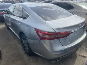 Toyota Avalon XLE FWDSedan (3.6L 6cyl 6A) 2016 Silver
