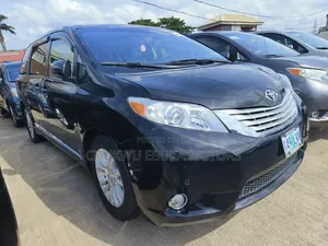 Toyota Sienna Limited Premium 7 Passenger (3.5L 6cyl 8A) 2017 Black