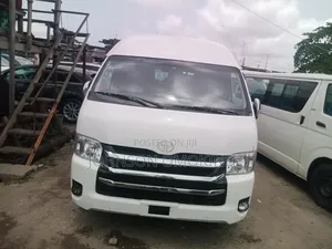 Toyota HiAce 2014 White