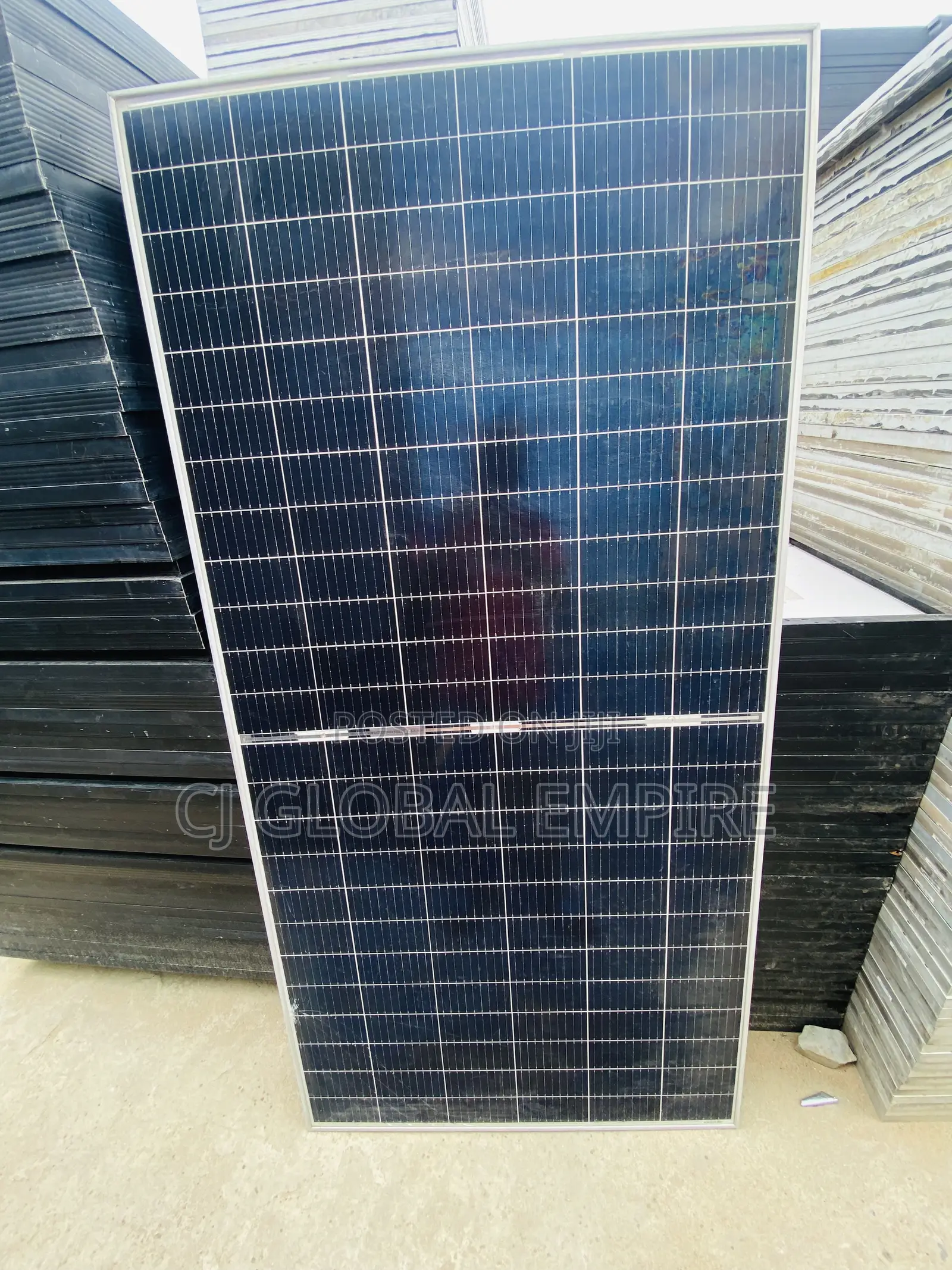 600w Jinko Solar Panel