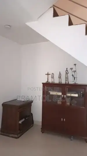 4bdrm Duplex in Apo District for rent