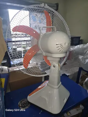 Rechargeable Table Fan 16" | 3 Pin Charge Cable | Solar Panel