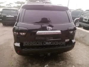 Toyota Sequoia Platinum 4dr SUV 4WD (5.7L 8cyl 6A) 2015 Black