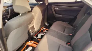 Toyota Corolla LE Eco (1.8L 4cyl 2A) 2019 Gray