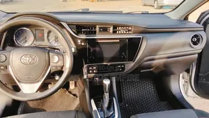 Toyota Corolla LE Eco (1.8L 4cyl 2A) 2019 Gray