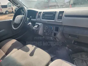 Toyota HiAce 2010 White