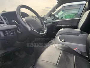 Toyota HiAce 2015 Black