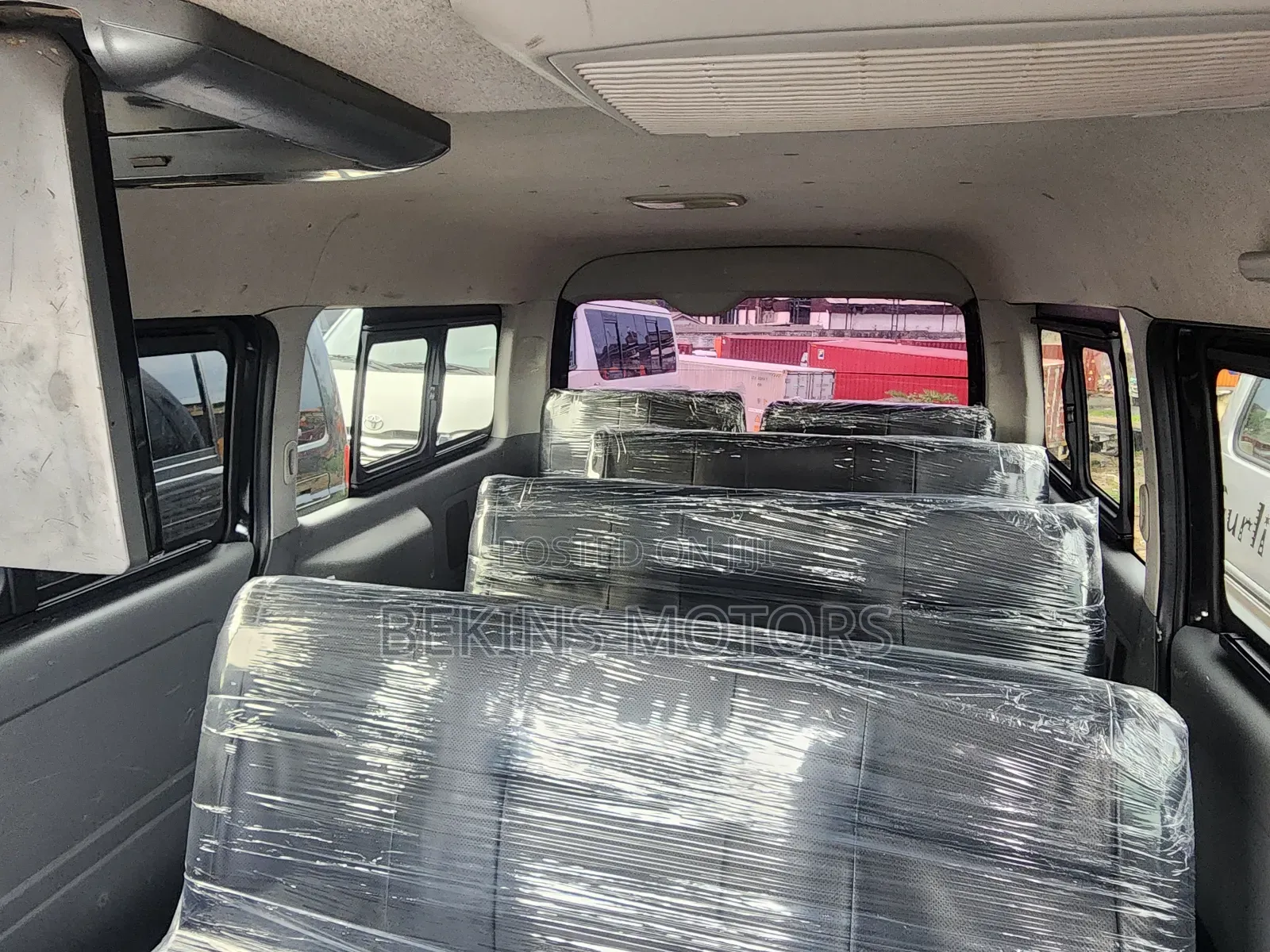 Toyota HiAce 2015 Black