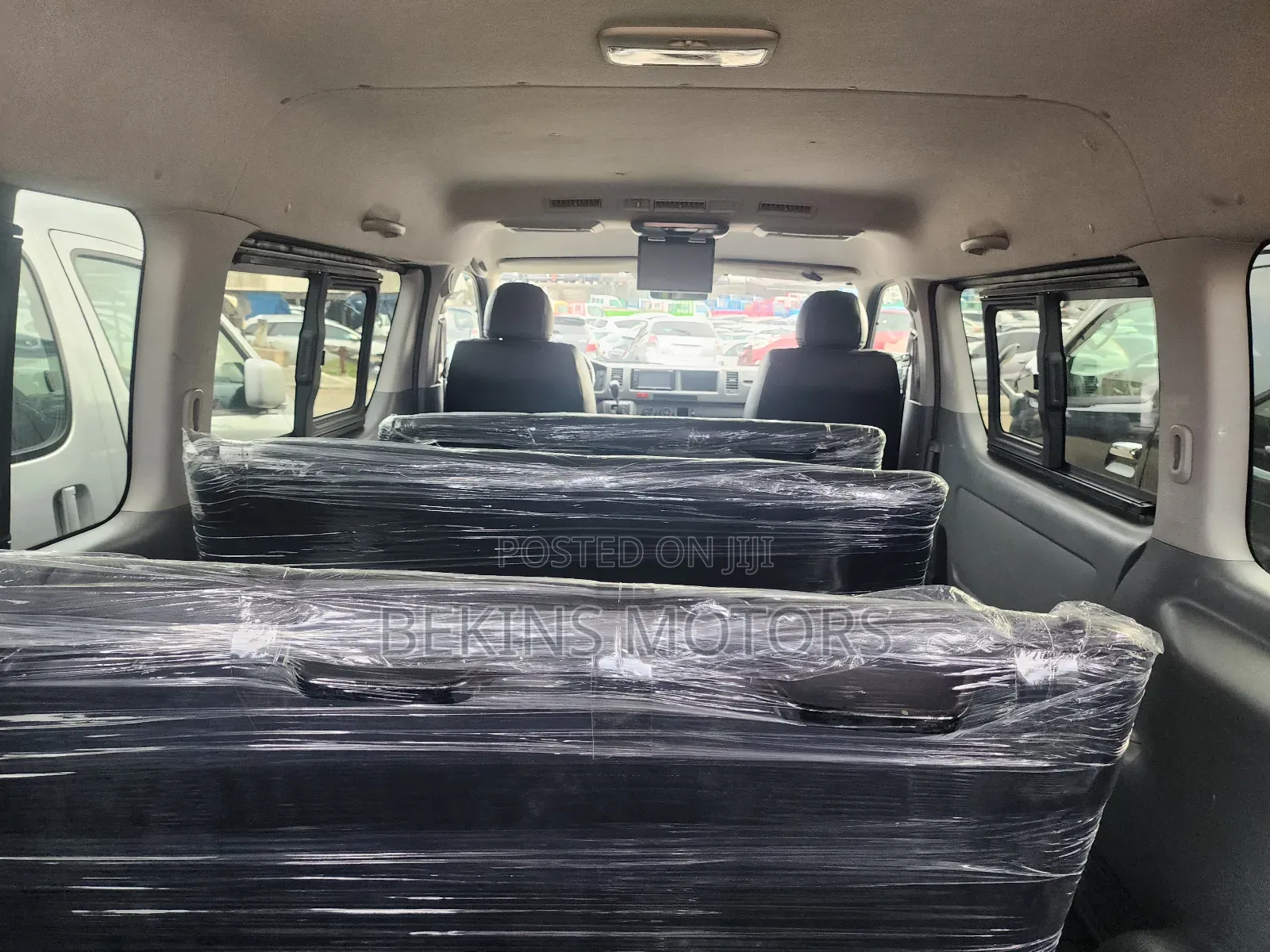 Toyota HiAce 2015 Black