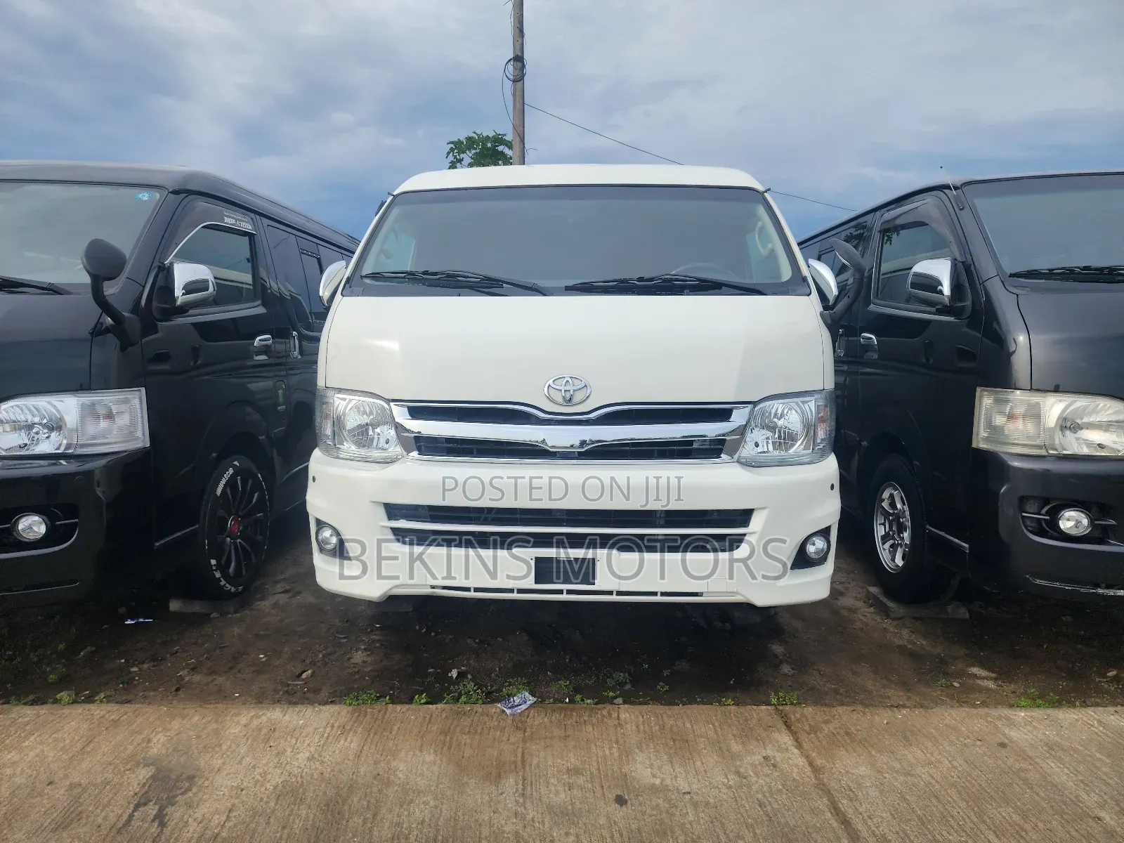Toyota HiAce 2012 White