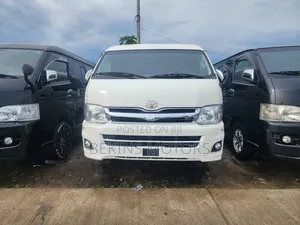 Toyota HiAce 2012 White