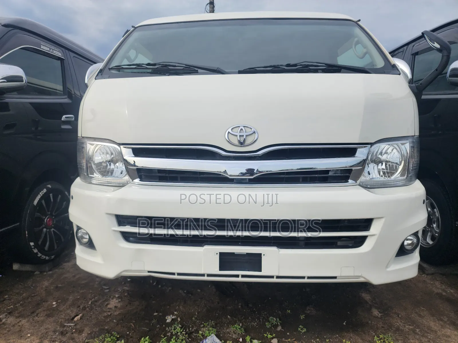 Toyota HiAce 2012 White