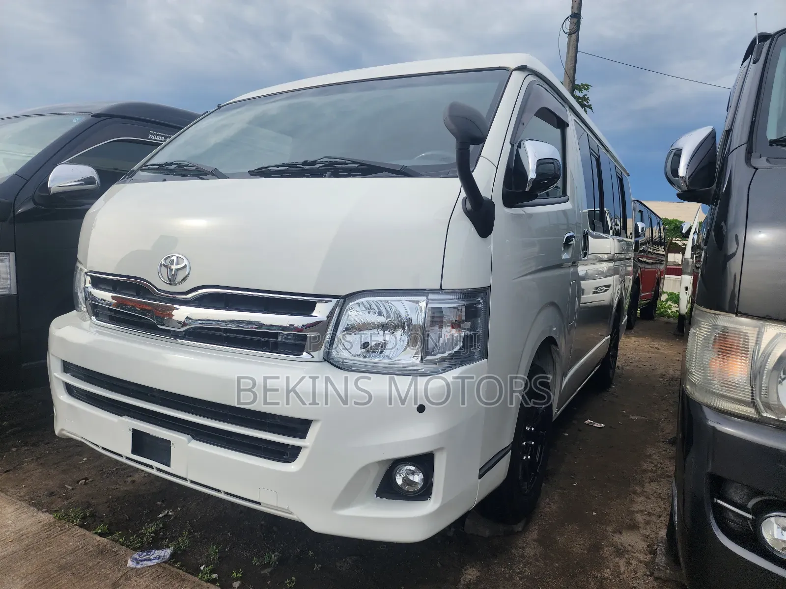 Toyota HiAce 2012 White
