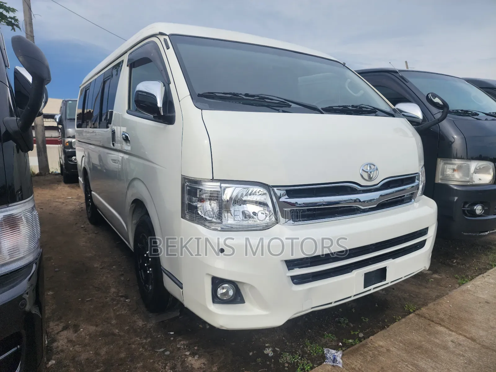 Toyota HiAce 2012 White