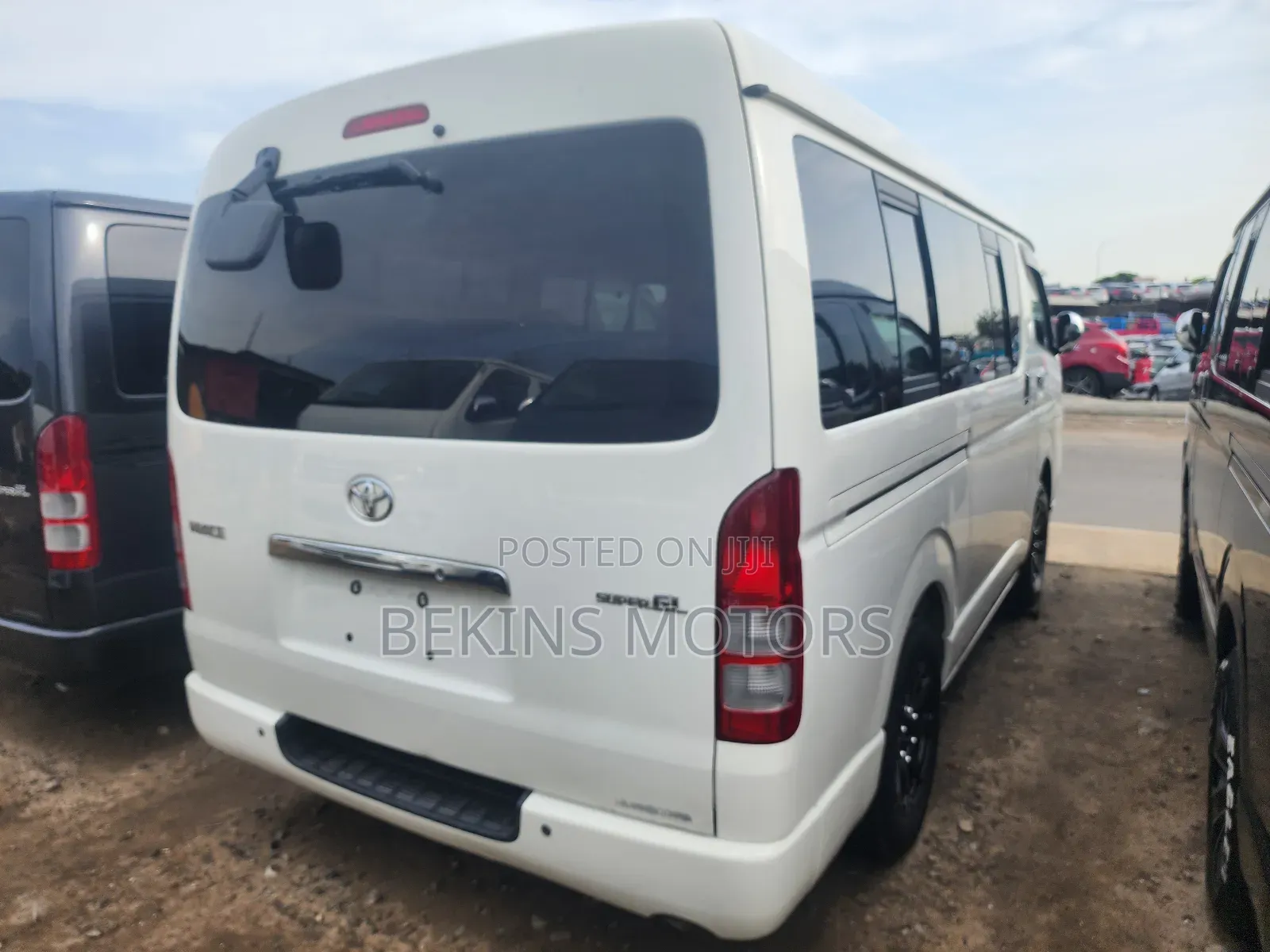 Toyota HiAce 2012 White