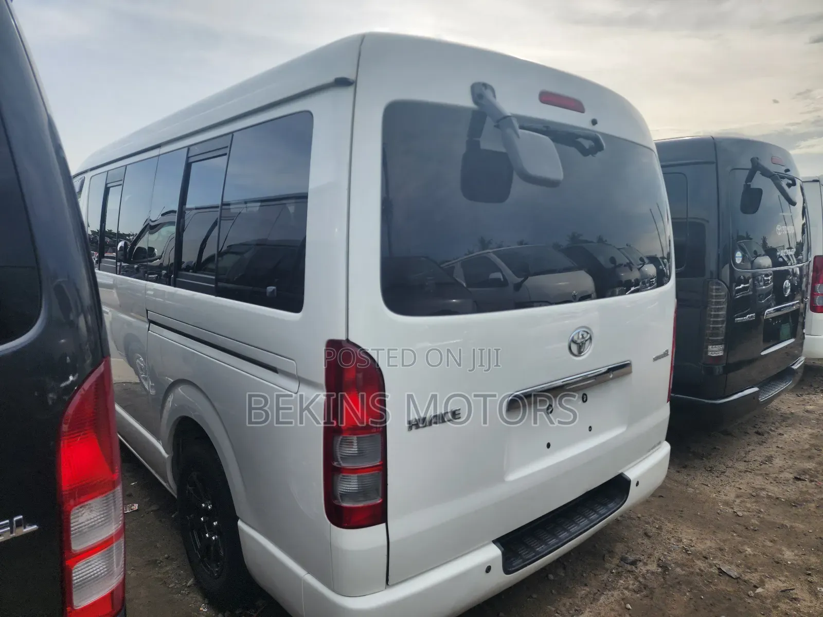 Toyota HiAce 2012 White