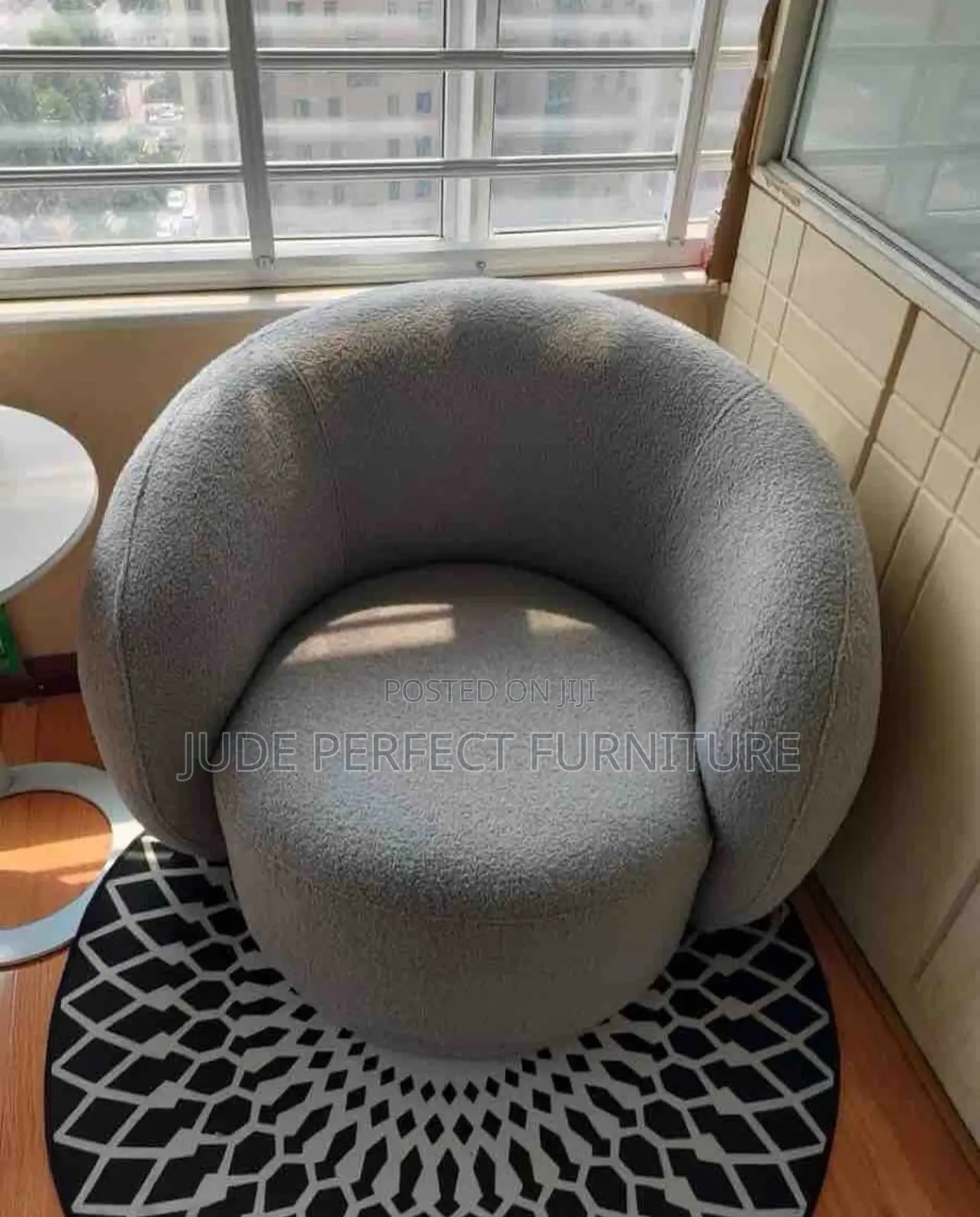 High Quality Rounded Single Sofa