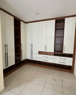 Fully Detached House