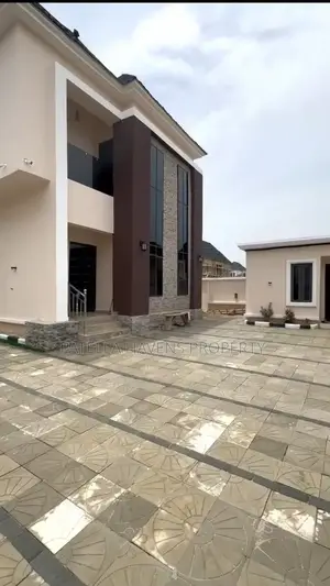 4bdrm Duplex in Gwarinpa for sale