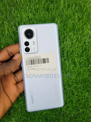 Photo - Xiaomi 12 Pro 256 GB Blue