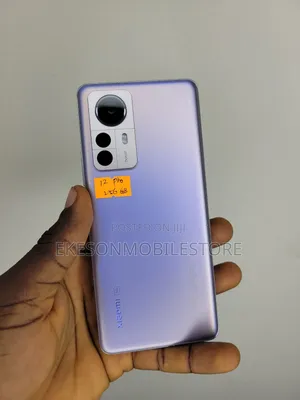 Photo - Xiaomi 12 Pro 256 GB Purple