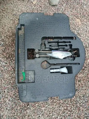 Photo - Boot Jack and Wheel Spaners Foam for Honda Accord 2018 Model
