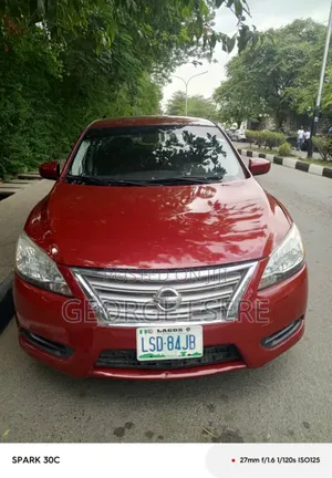 Photo - Nissan Sentra 2014 Red