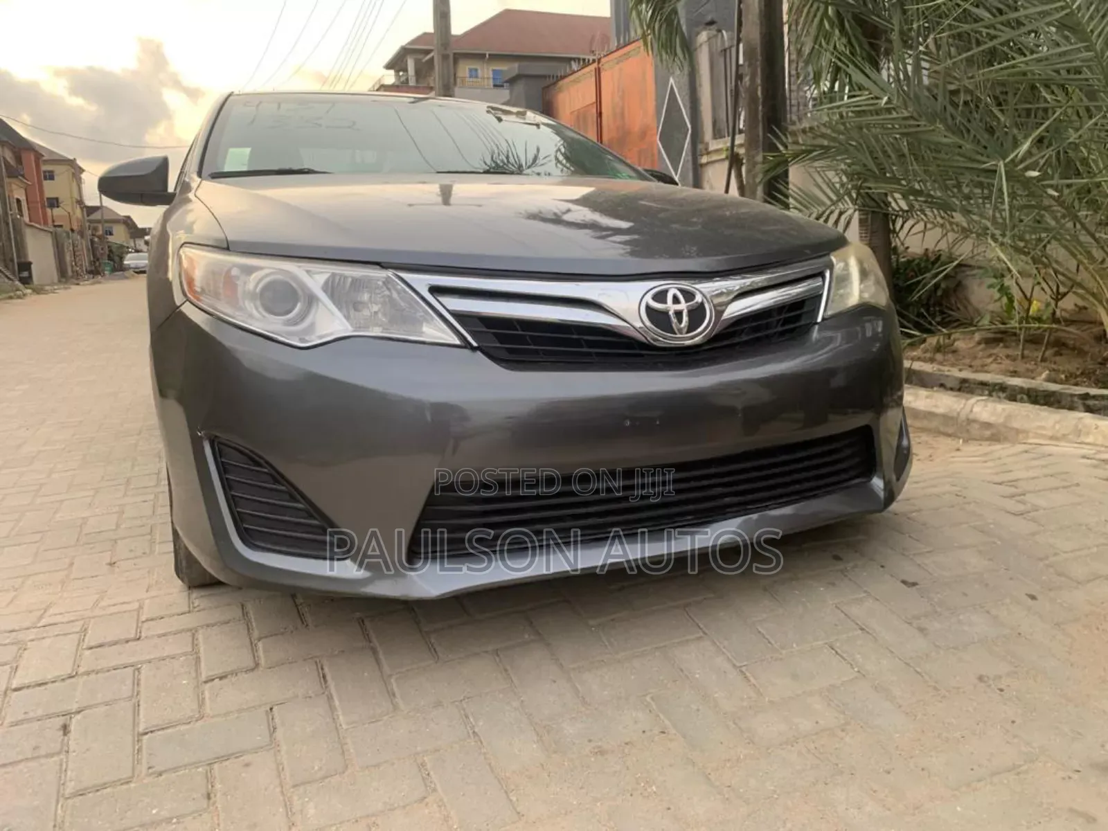 2013 Toyota Camry LE 4dr Sedan (2.5L 4cyl 6A)