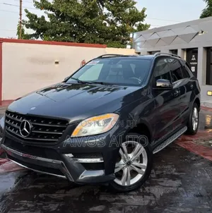 Photo - Mercedes-Benz M Class ML350 4MATIC 4dr SUV AWD (3.5L 6cyl 7A) 2015 Gray