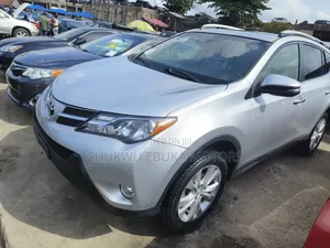 Toyota RAV4 Limited AWD (2.5L 4cyl 6A) 2013 Silver