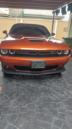 Dodge Challenger GT 2023 Orange