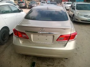 Lexus ES 350 2011 Gold
