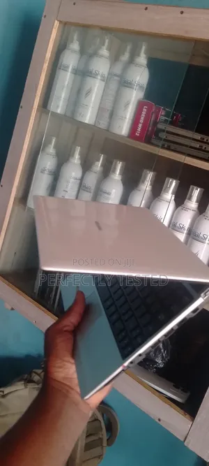 Laptop Asus 2GB Intel Atom HDD 160GB