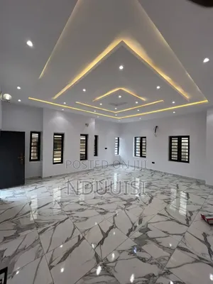 5bdrm Duplex in Vgc for sale