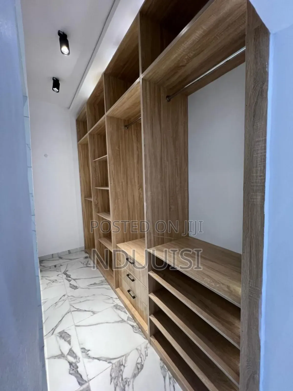 5bdrm Duplex in Vgc for sale