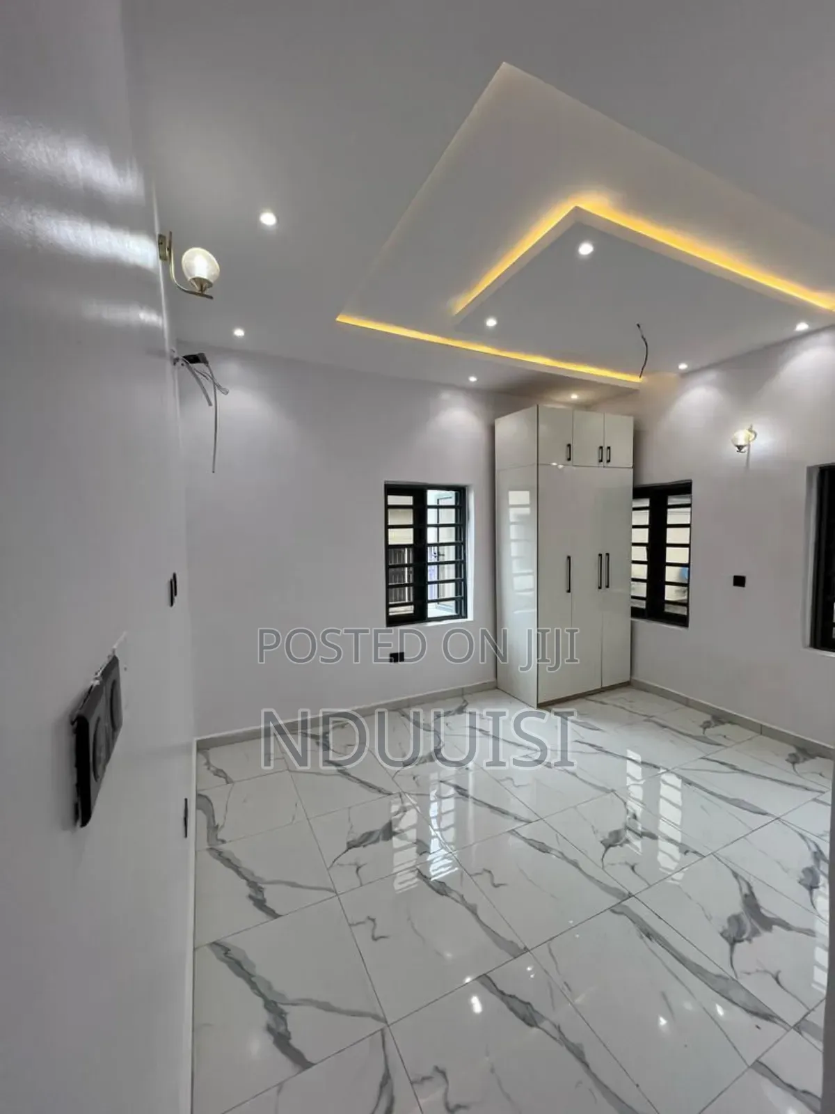 5bdrm Duplex in Vgc for sale
