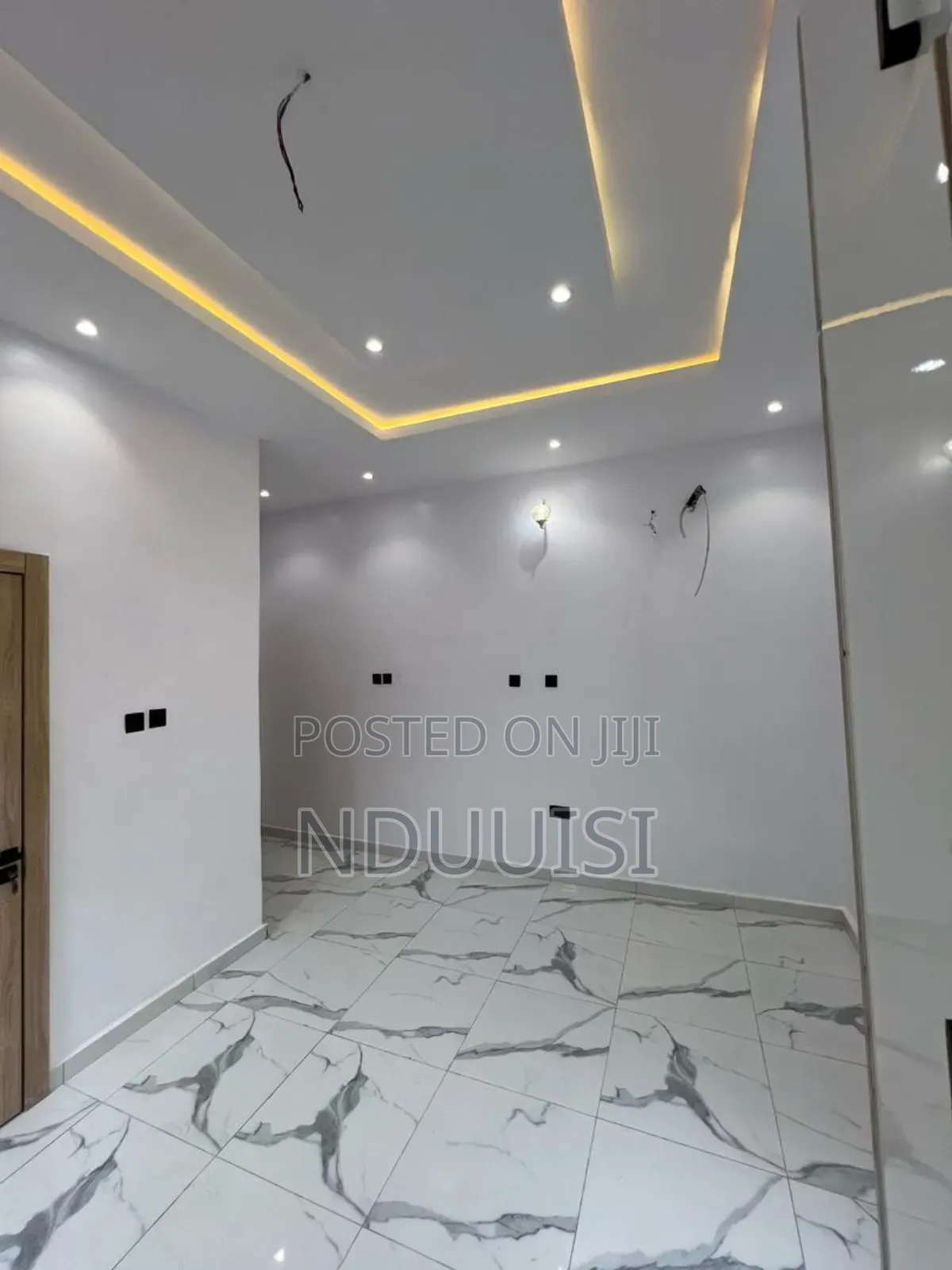 5bdrm Duplex in Vgc for sale