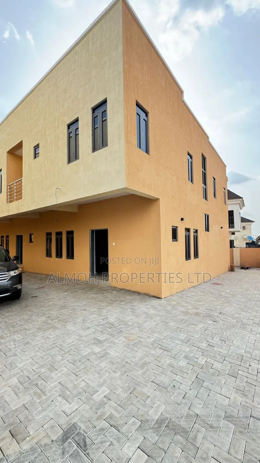 4bdrm Townhouse / Terrace in Apo Resettlement for rent