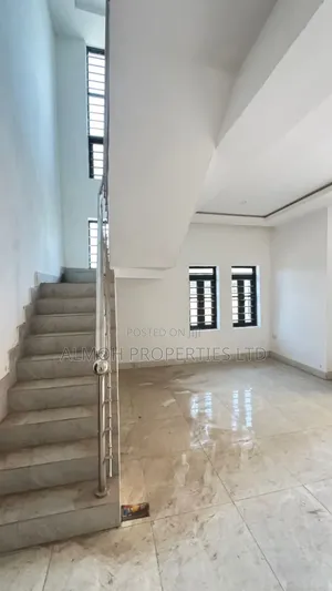 4bdrm Townhouse / Terrace in Apo Resettlement for rent