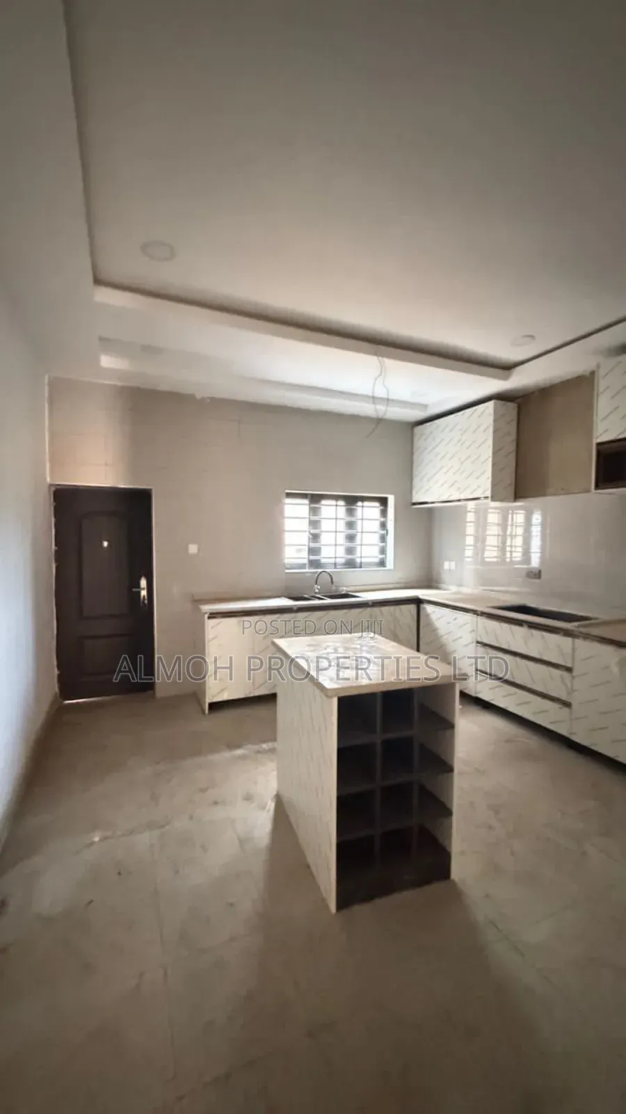 4bdrm Townhouse / Terrace in Apo Resettlement for rent