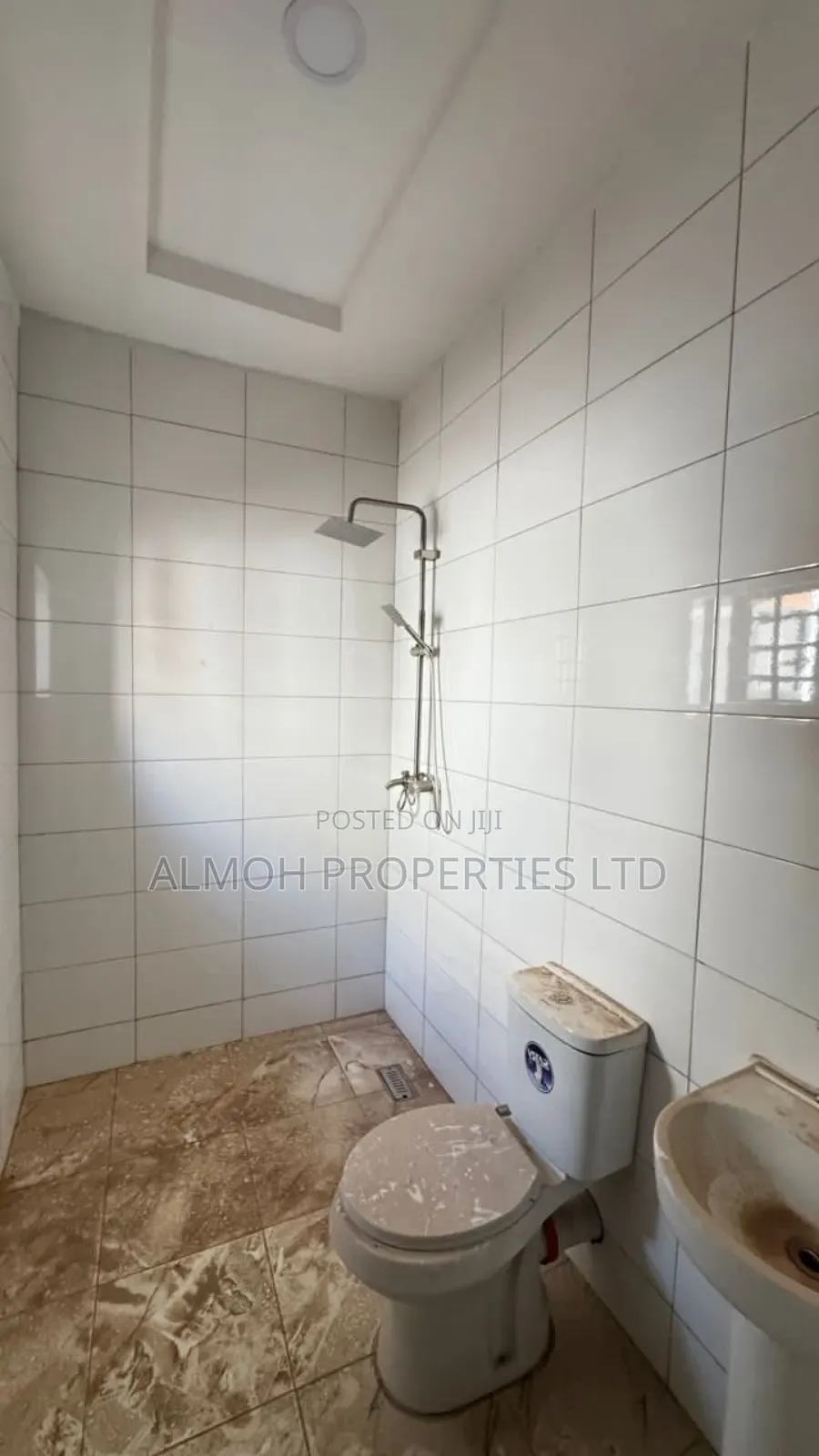 4bdrm Townhouse / Terrace in Apo Resettlement for rent