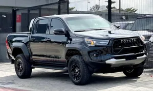 New Toyota Hilux 2024 Black