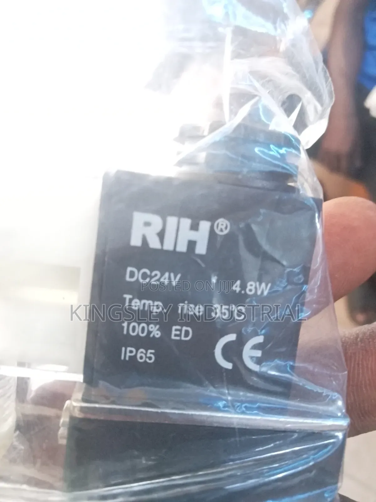 Solenoid Valve 4v320-08 Dc24v